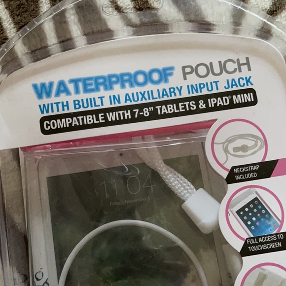 NWT Waterproof Pouch - Picture 8 of 8